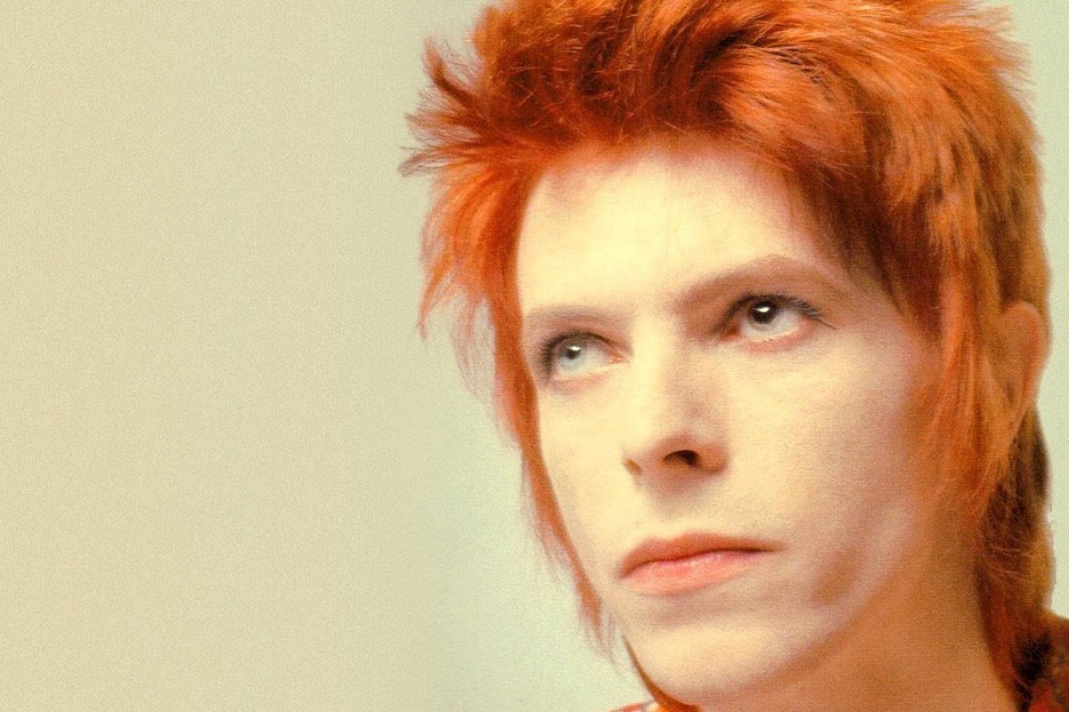 Astro do glam rock, David Bowie completaria 75 anos neste sábado