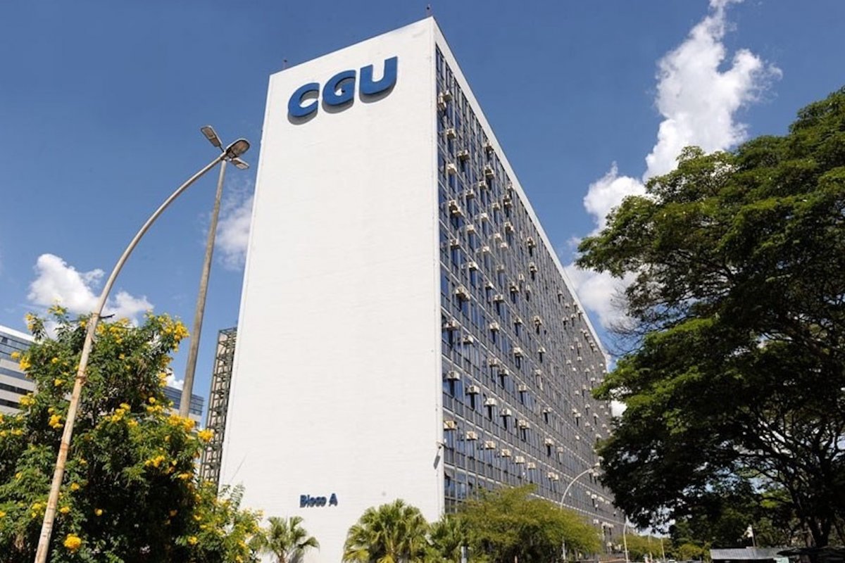 Nos últimos 3 anos, 922 servidores foram exonerados por corrupção, afirma CGU 