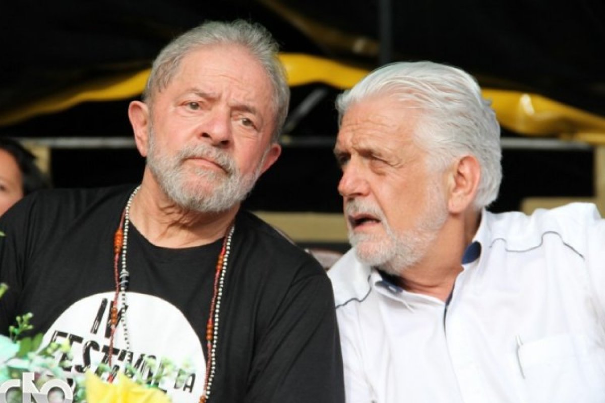 Lula diz ao PT que não abre mão da candidatura de Wagner