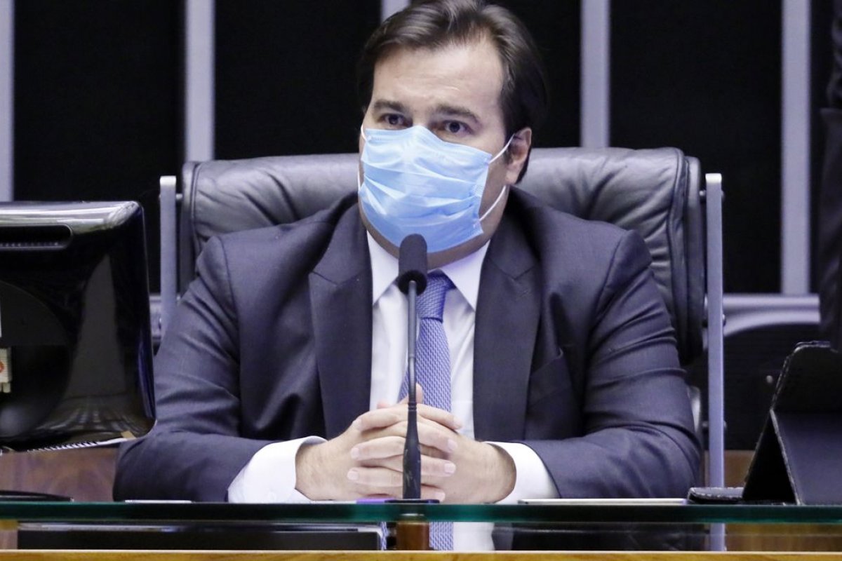 "Direitos fundamentais dos trabalhadores foram mantidos", afirma Maia após PT sugerir revogação de reformas