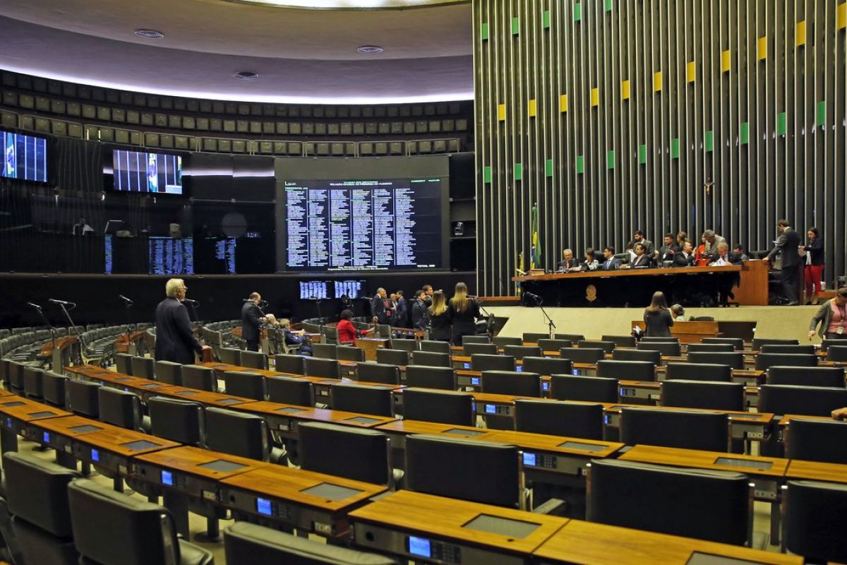 Liderança do PT registra maior gasto de cota parlamentar em 2021