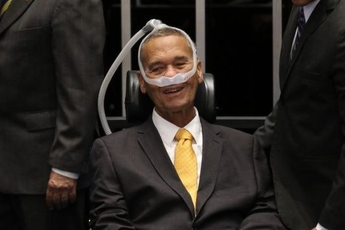 General Villas Bôas passa por cirurgia