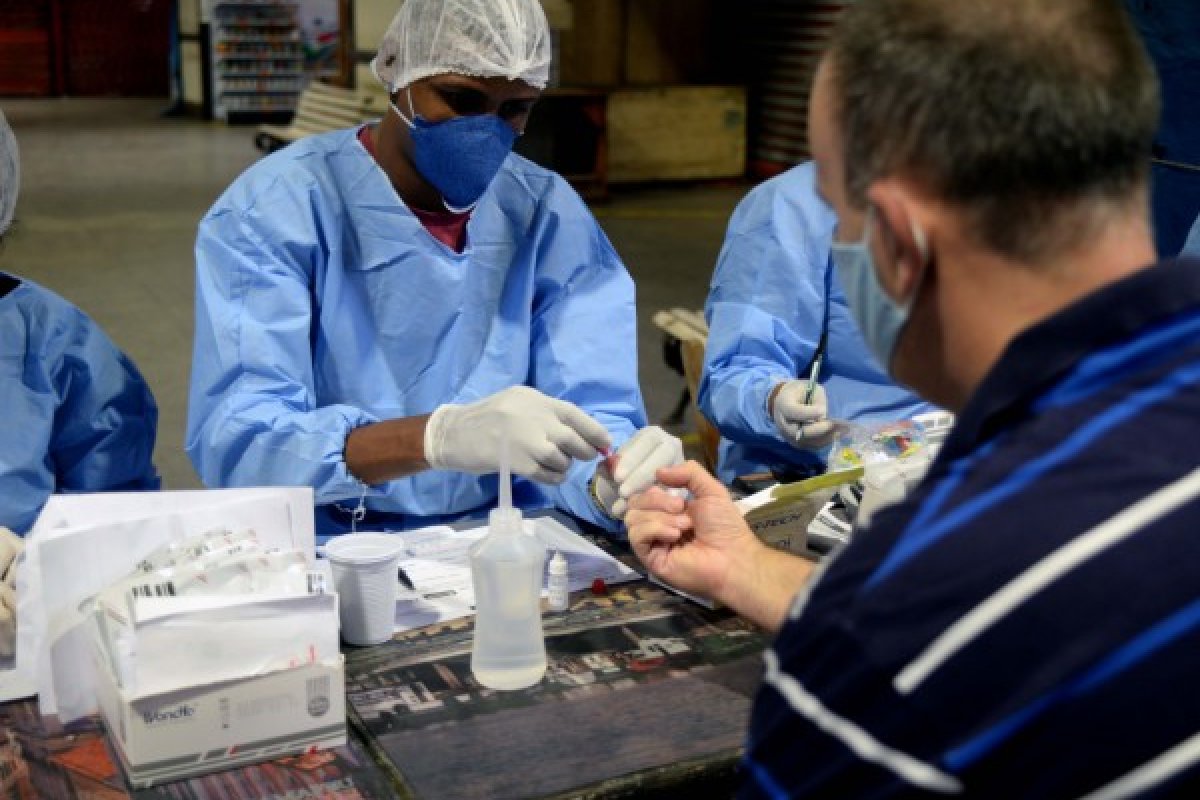 Salvador oferta testagem rápida contra Covid no bairro de Brotas nesta terça-feira (11)