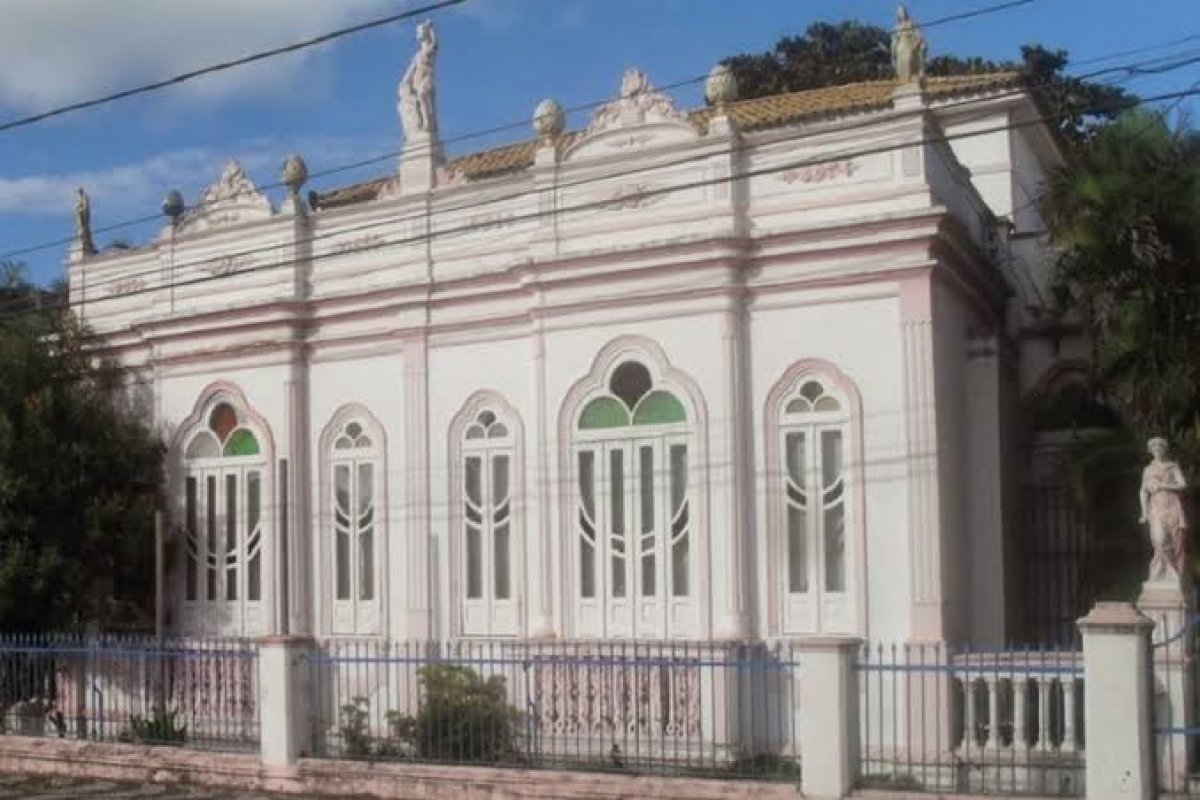 Casa Rosa inicia 2022 abrindo as portas do casarão histórico do Rio Vermelho com muita arte, encontros e afetos