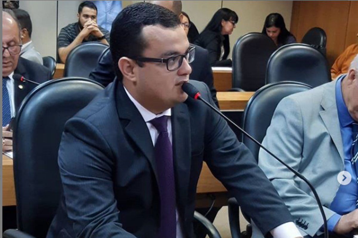 Presidente interino da AL-BA afirma que Prisco deixou reunião sobre greve da PM por falta de negociações