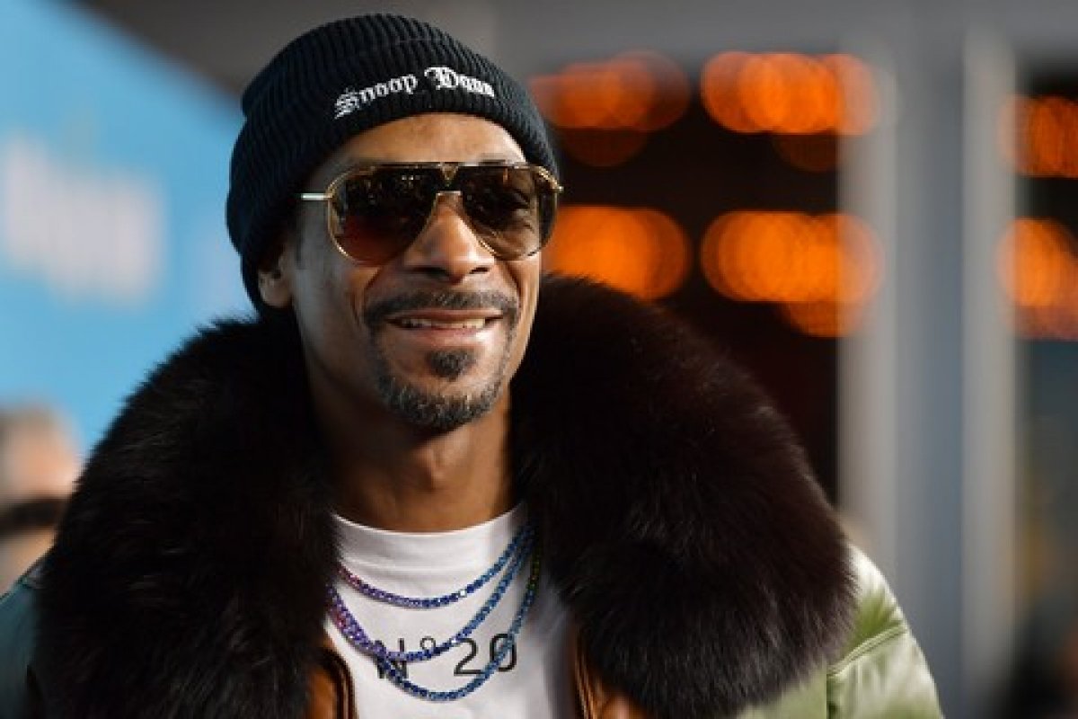 Rapper Snoop Dogg registra marca de hot dogs 'Snopp Doggs'