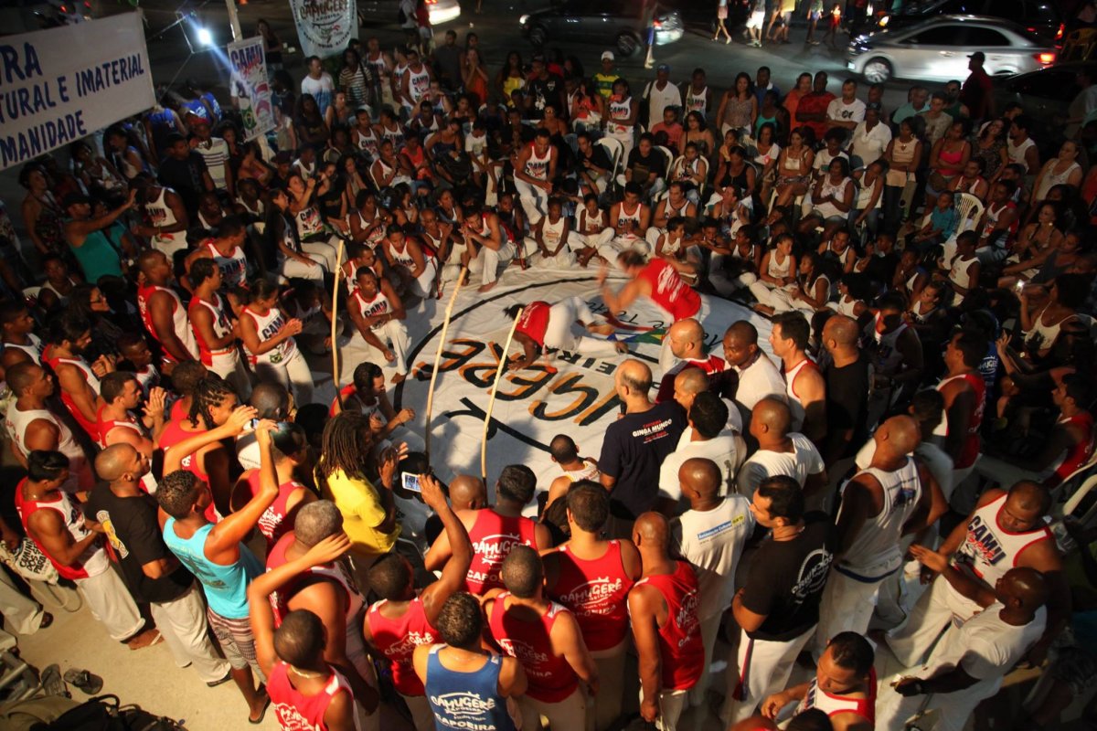 Congresso de capoeiragem reúne mestres e capoeiristas de cinco países em Salvador