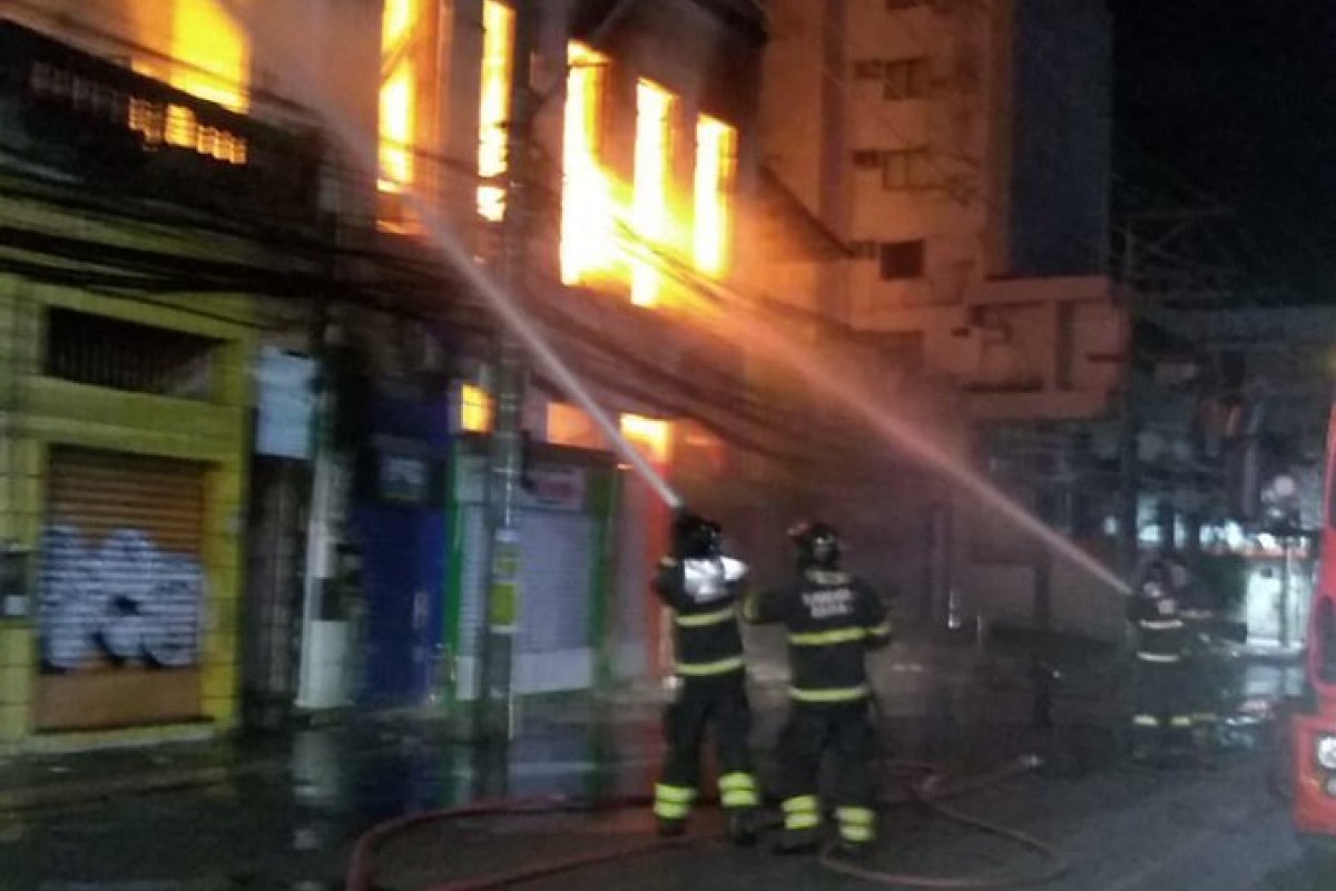 Codesal realiza vistoria preliminar em casarão incendiado no Campo da Pólvora, em Salvador