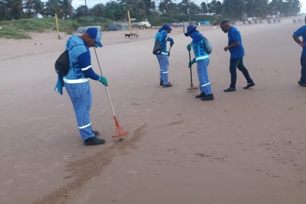 Órgão encontra fragmentos de mancha de óleo nas praias do Flamengo e Jardim dos Namorados