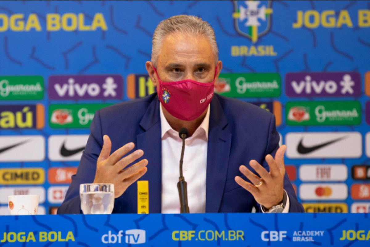 Tite deixa Neymar de fora e anuncia primeira lista de 2022