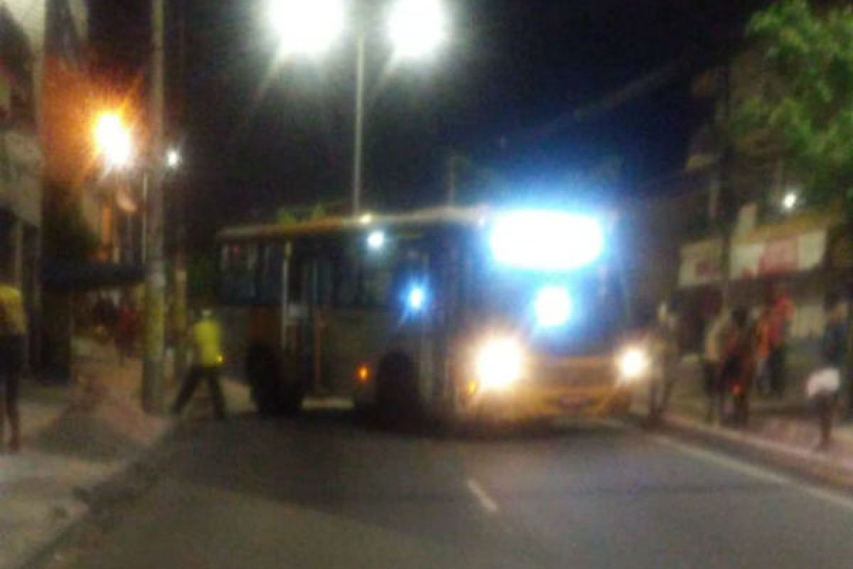 Secretaria confirma ligação de PM que atacou ônibus com movimento de greve