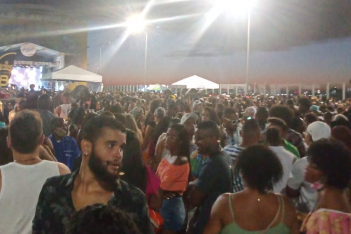 Denúncia: Festa no Terminal Náutico não cobra comprovante de vacinação
