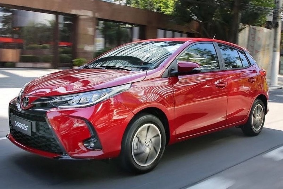 Toyota Yaris muda pouco e fica mais caro já na linha 2023