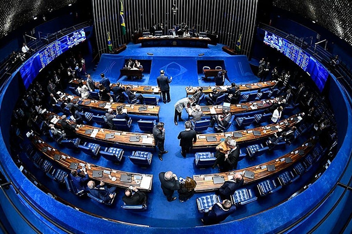 OAB, AMB e servidores públicos questionam mudanças na Constituição feitas pela PEC dos Precatórios