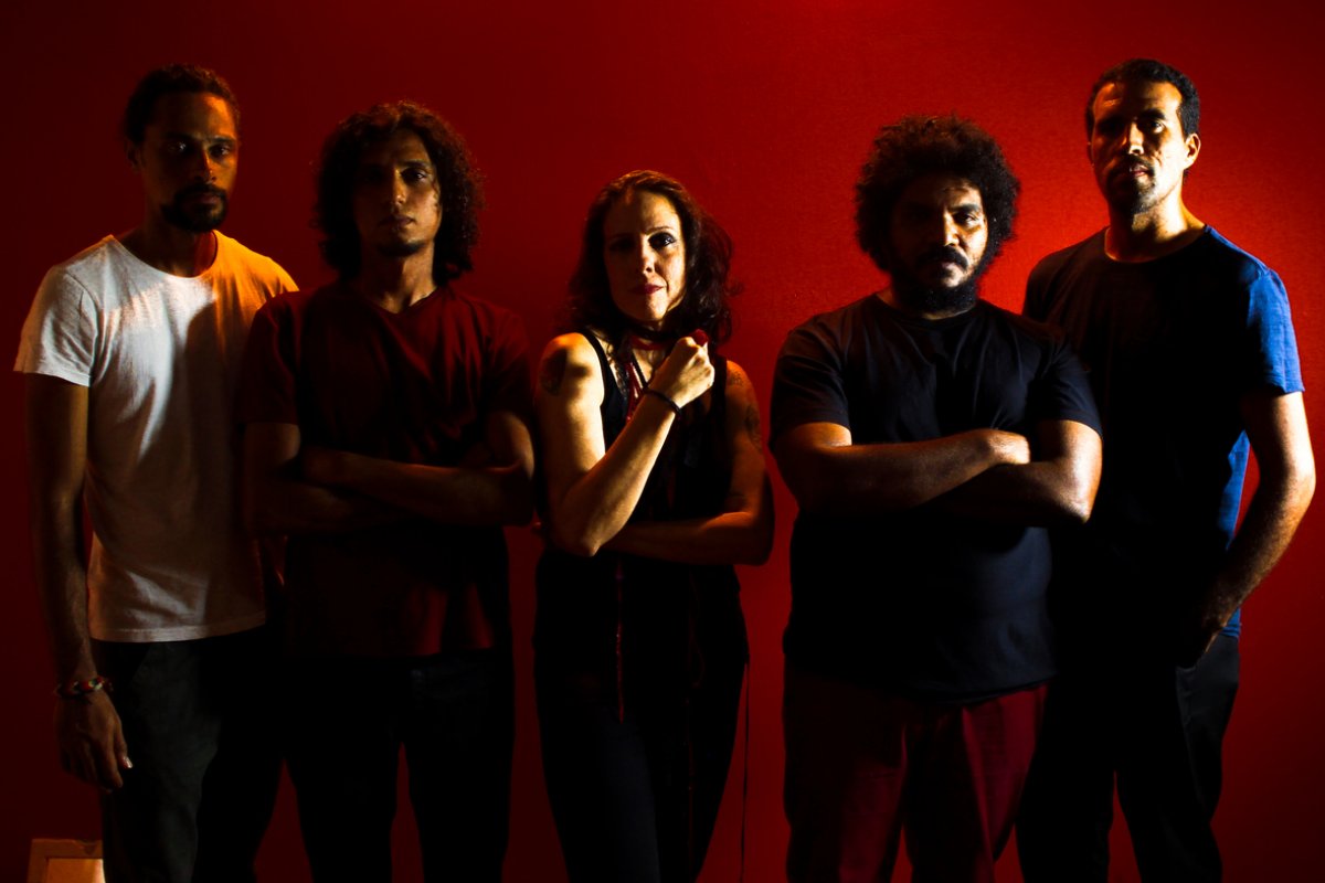 Banda dos Corações Partidos, lança seu novo single 'Incolor'