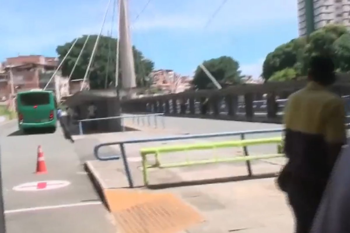 Vídeo: tiros são disparados na Lapa e TV baiana, que estava ao vivo, captura som