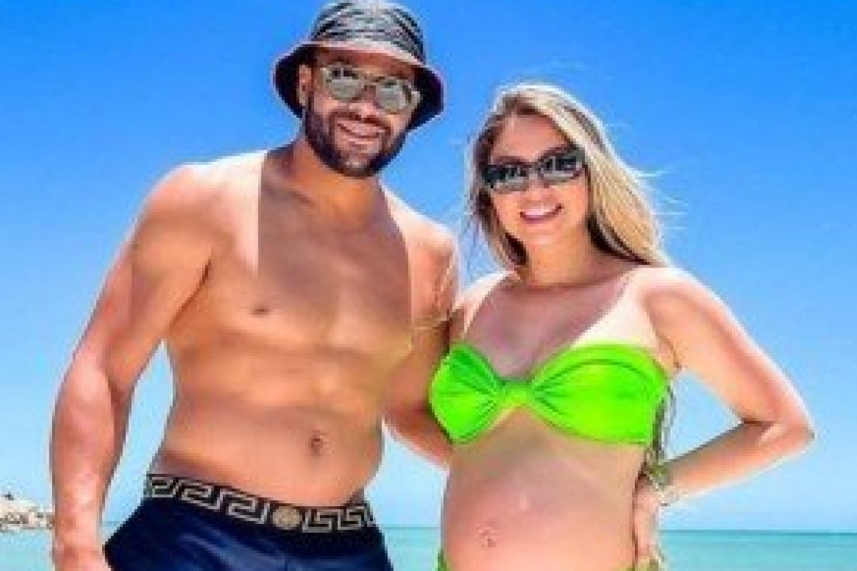 Grávidos, Hulk e a mulher Camila Ângelo alugam mansão na Bahia para passar as férias