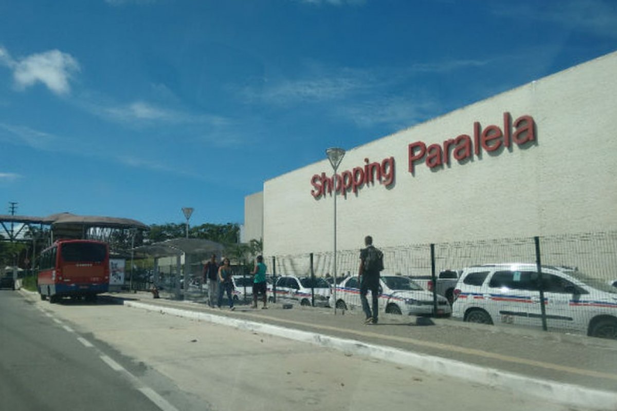 Médica é vítima de 'sequestro-relâmpago' em estacionamento de shopping de Salvador