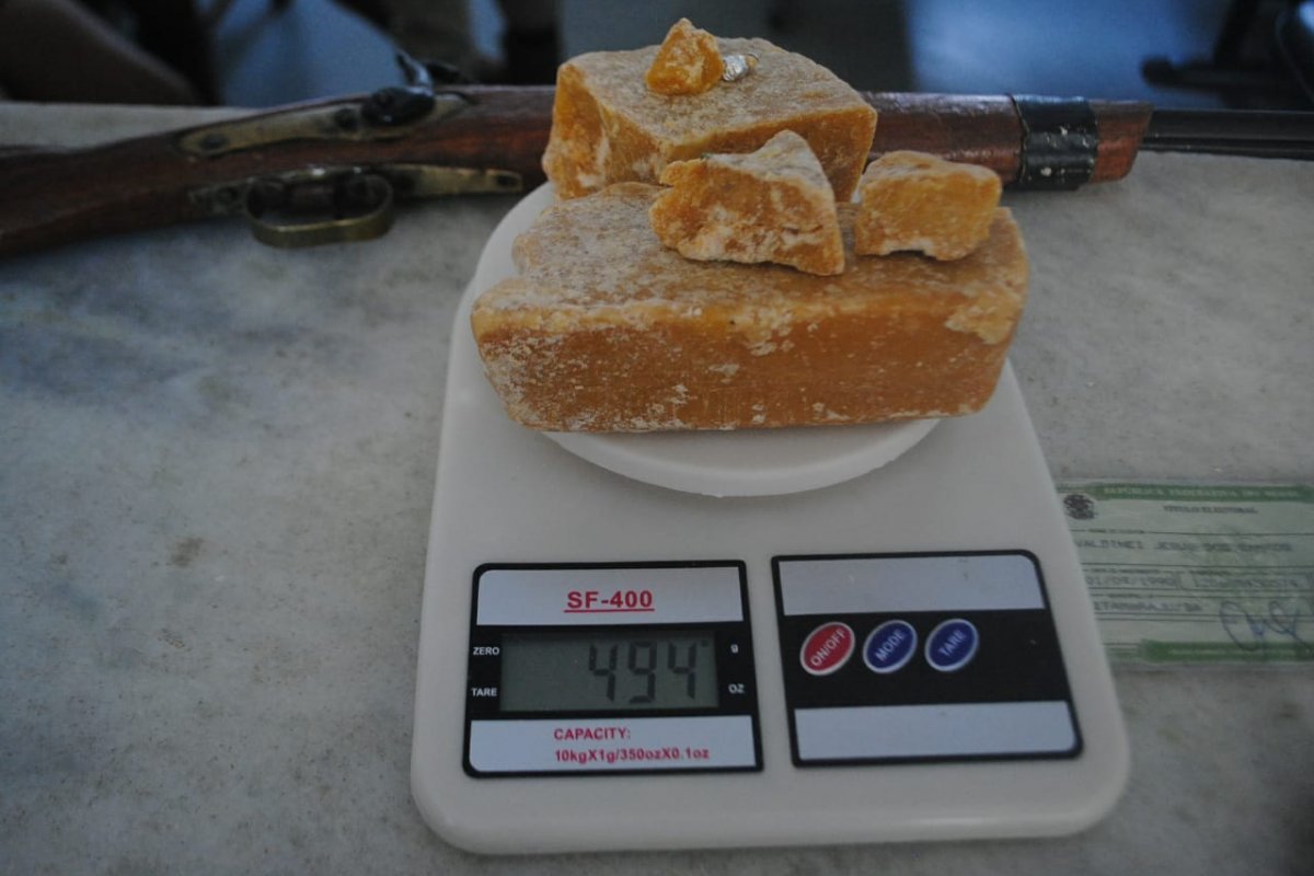 Duas pessoas são presas com drogas no sul da Bahia