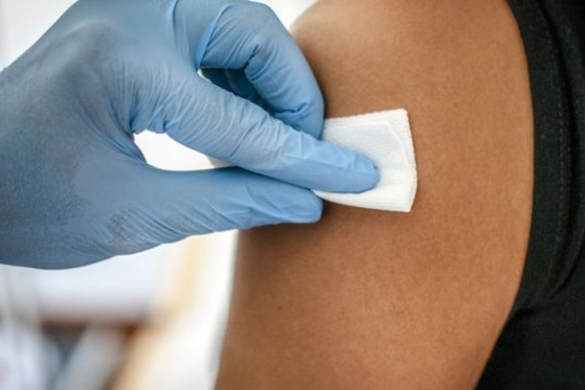 Profissionais que vão trabalhar na Copa América devem atualizar a caderneta de vacinação