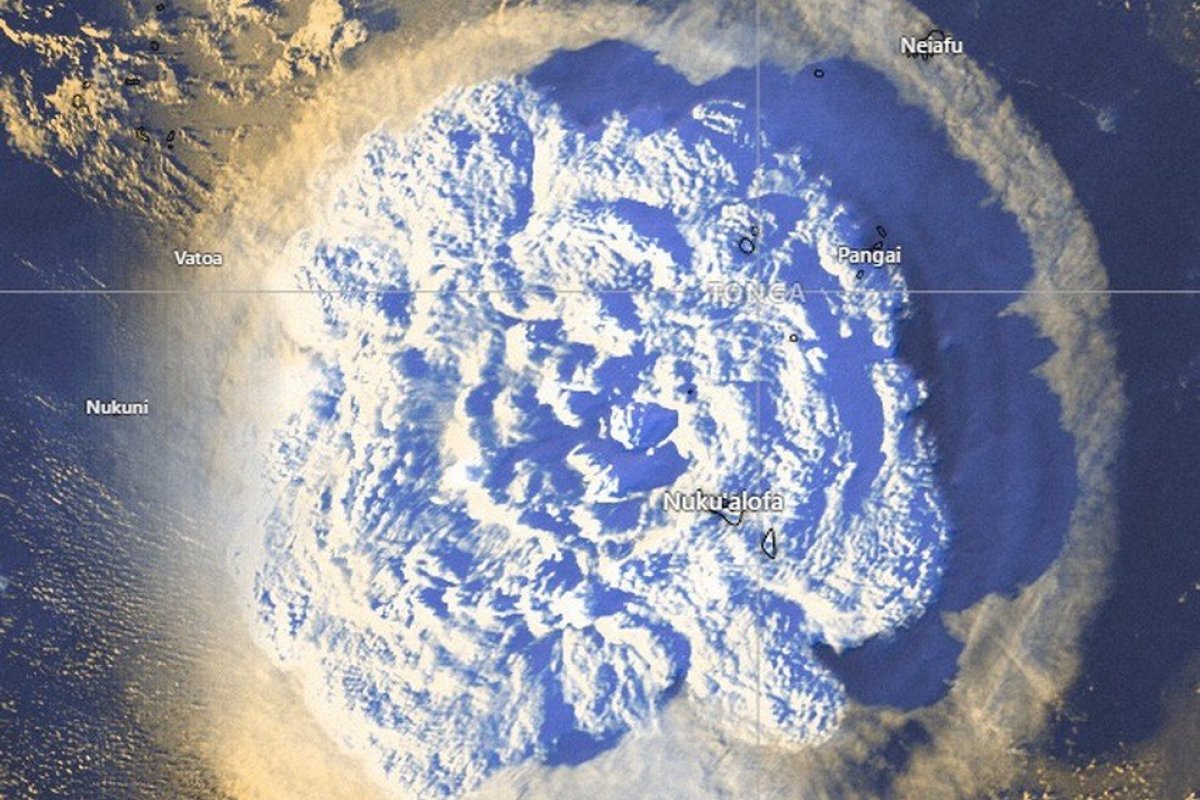 Vídeo: Vulcão submarino em Tonga entra em erupção e provoca tsunami no sul do Pacífico