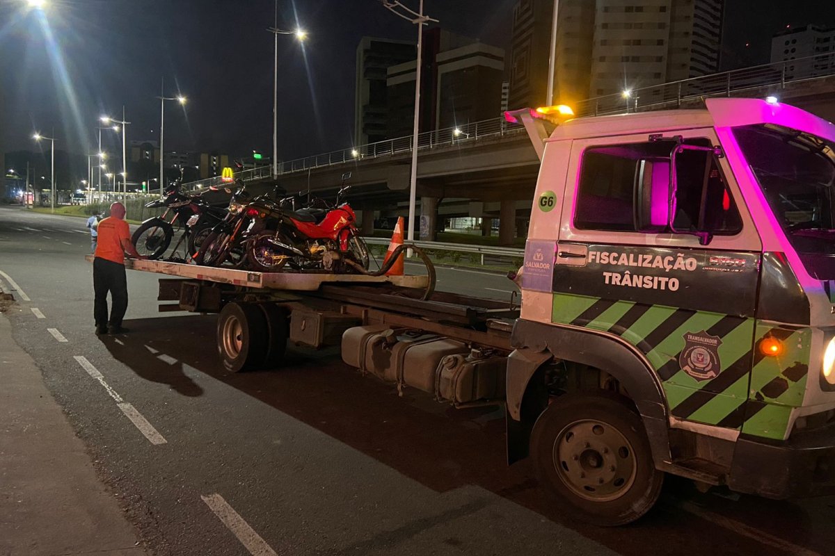 PM apreende 10 motos e encerra disputa de racha em Salvador