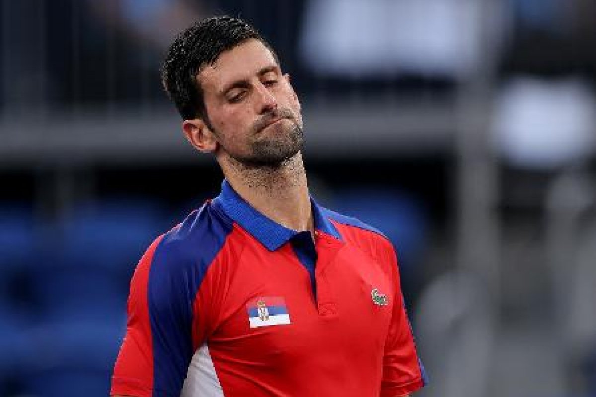 Barrado, Djokovic desperdiça torneio que ganhou 9 dos 20 Grand Slams
