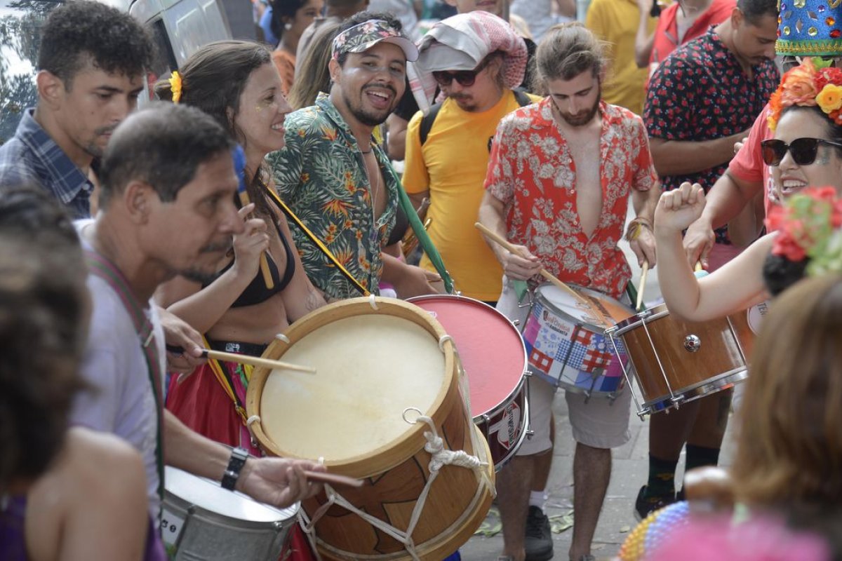 Carnaval 2022: 44% dos entrevistados pretendem descansar no feriadão