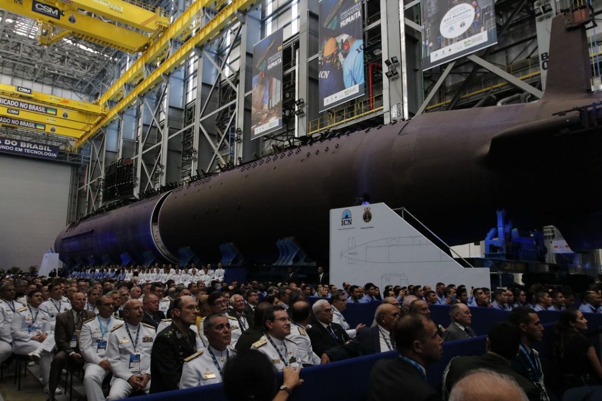 Bolsonaro discursa sobre soberania durante apresentação de novo submarino