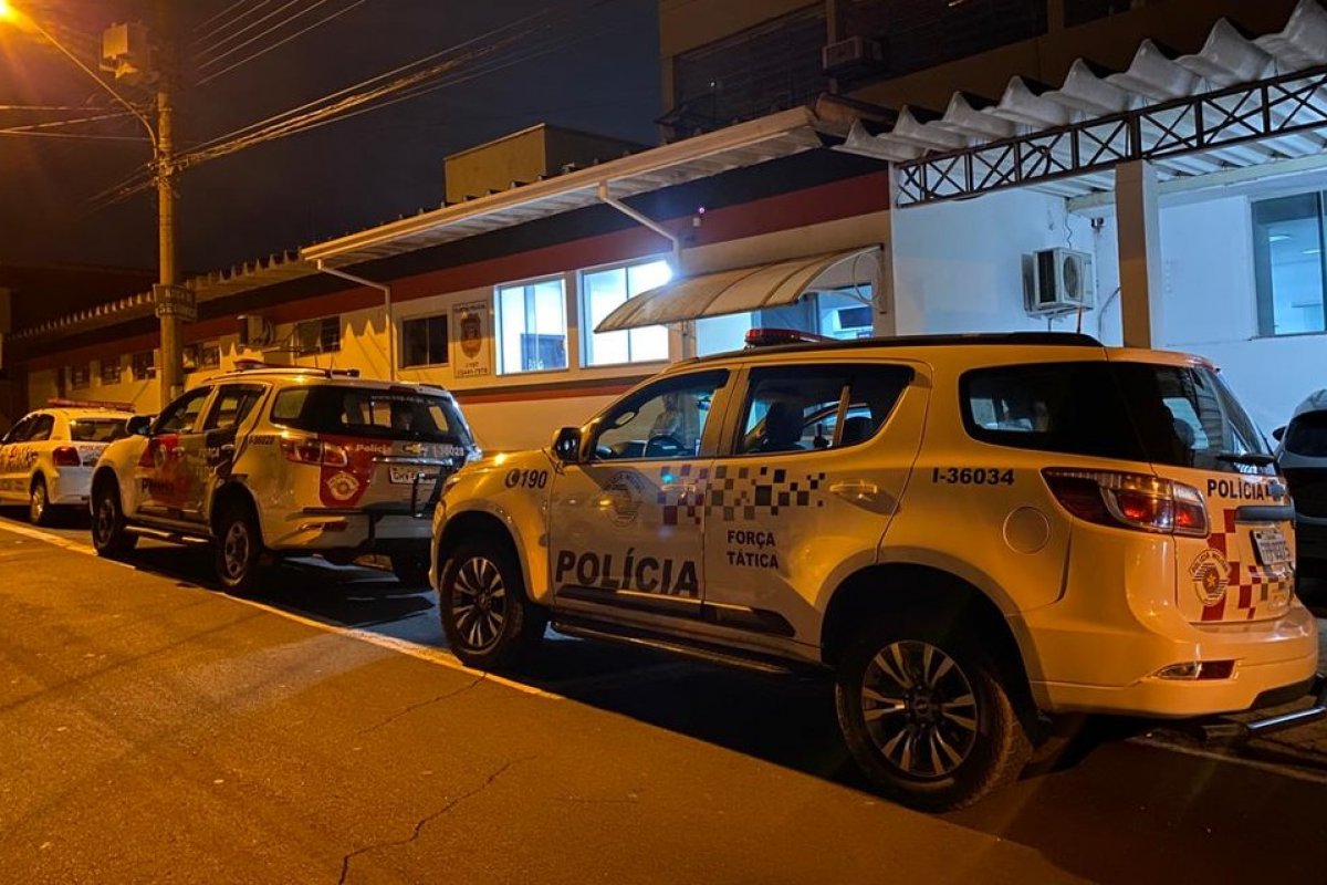 Bebê morre após ser atacado por pitbull enquanto dormia dentro de casa em São Paulo