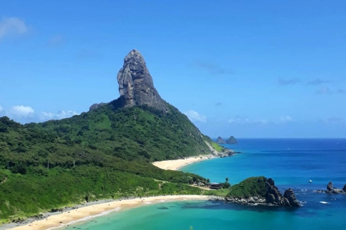 Fernando de Noronha começa a exigir dose de reforço para turistas acima de 55 anos
