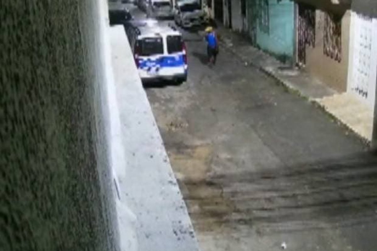 Explosivos são detonados no bairro da Caixa D'Água, em Salvador 