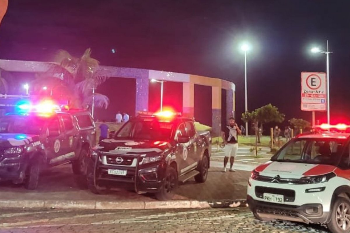 Corpo de Bombeiros notifica 11 estabelecimentos em Salvador durante último final de semana