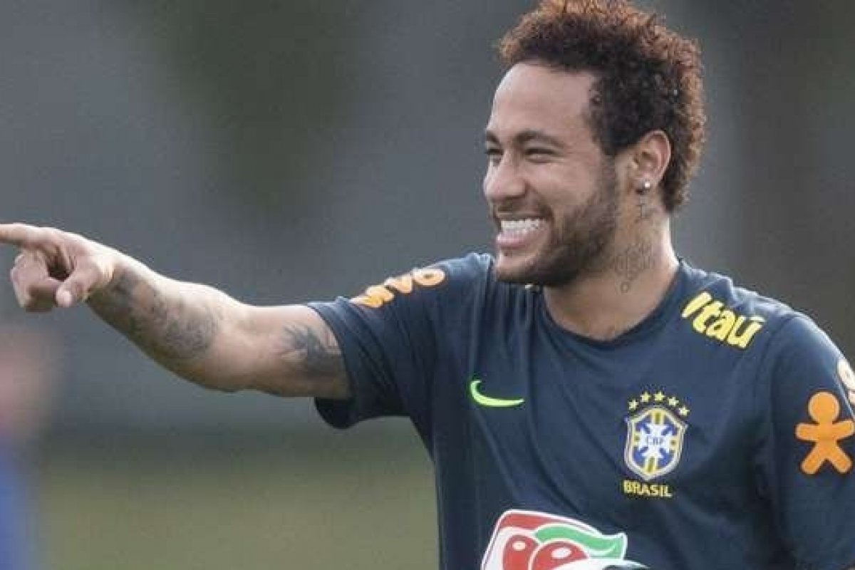 Mulher acusa Neymar de estupro