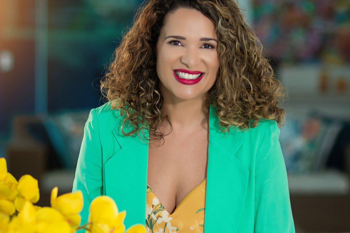 Chris Oliveira disponibiliza e-book com cinco pilares para atrair conquistas usando os princípios da gratidão