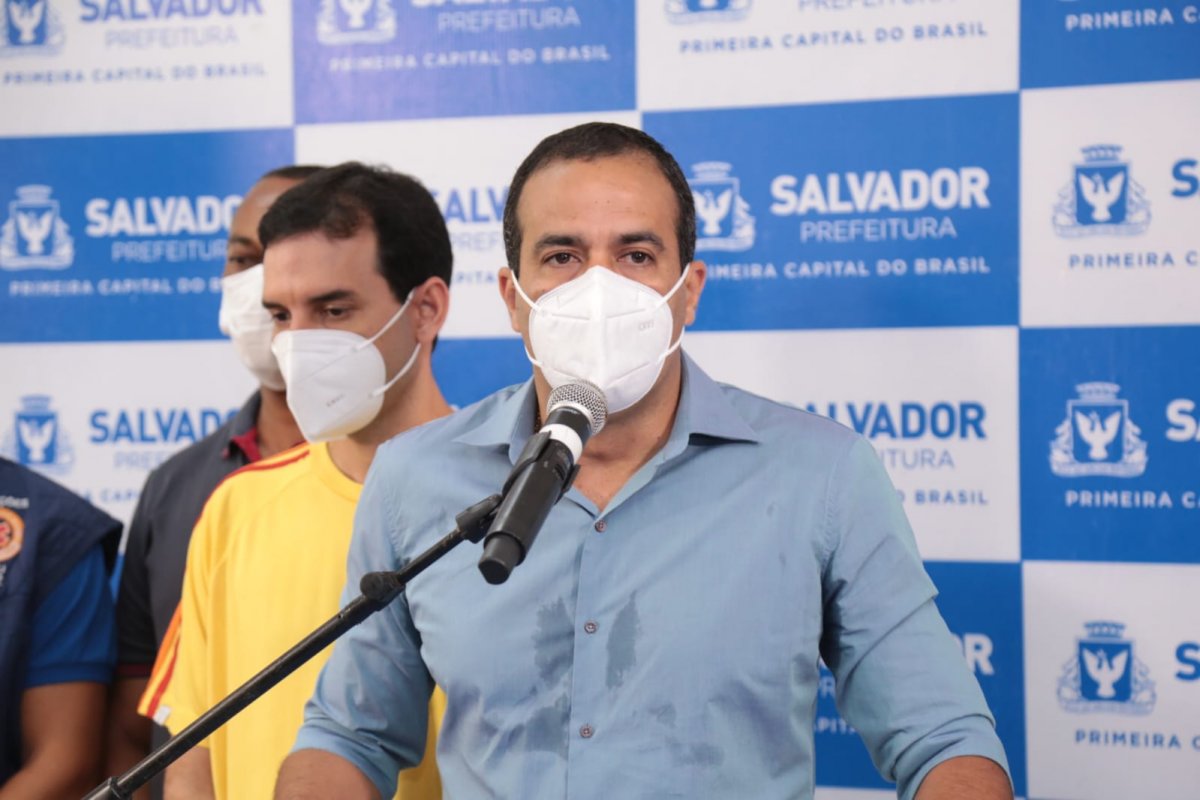 Salvador retorna aulas presenciais em fevereiro