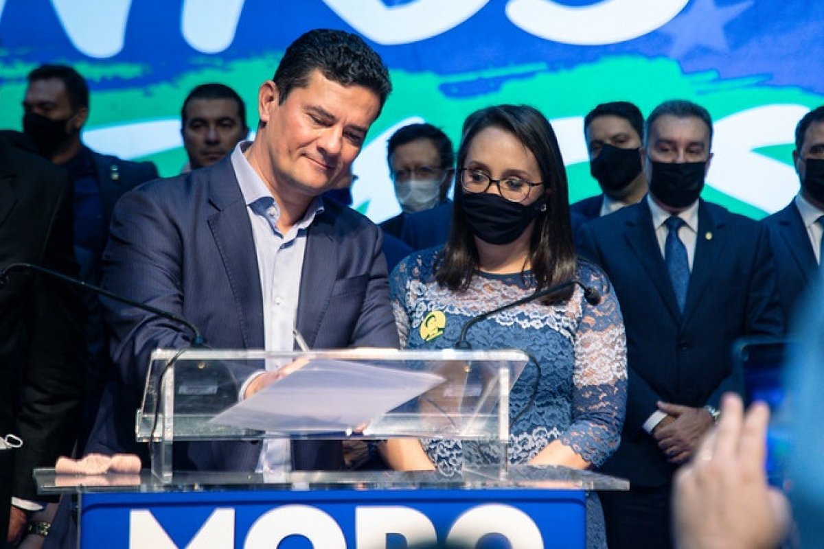 Presidente do Podemos descartar migração de Sergio Mora para União Brasil