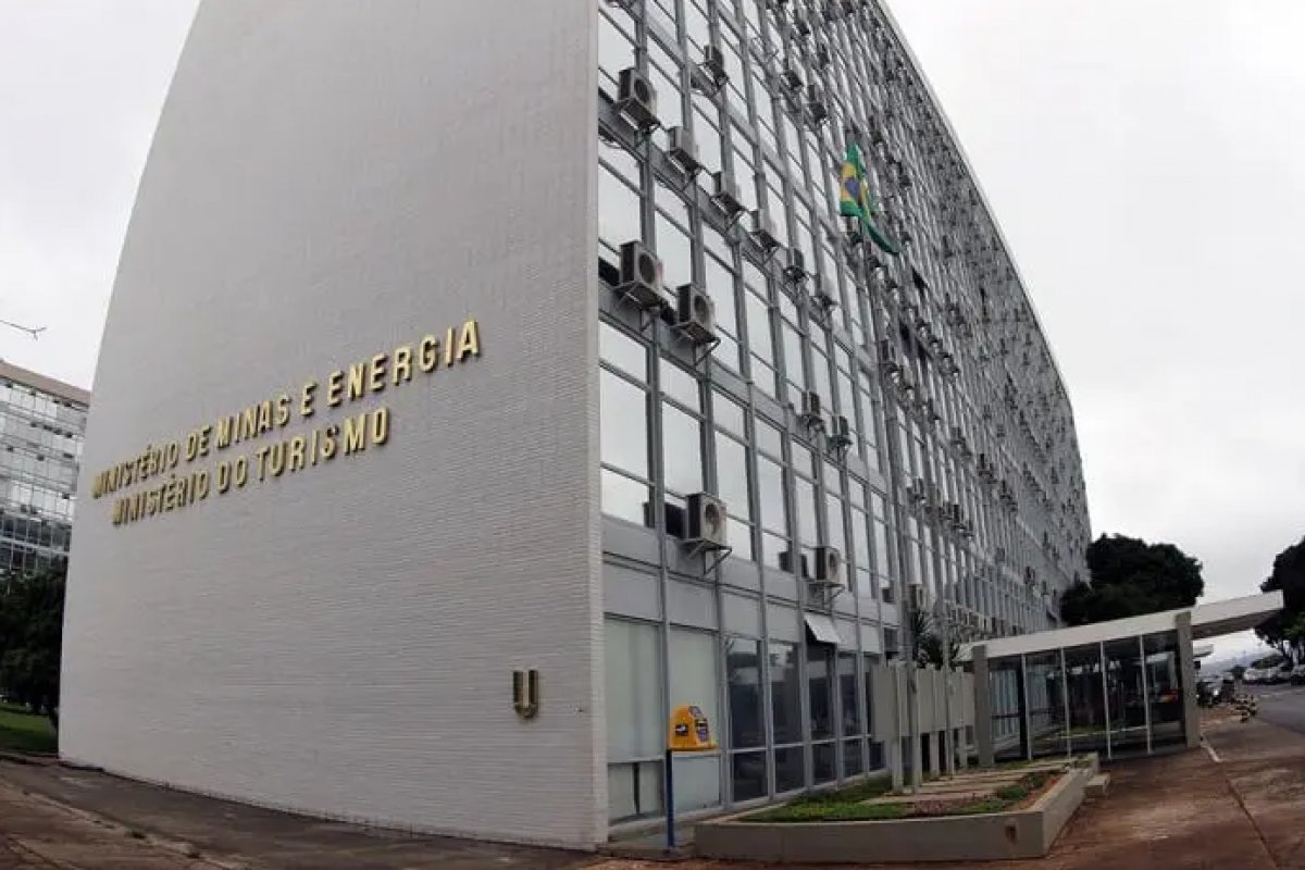 Ministério do Turismo destina R$ 2,8 milhões para reforma de praças na Bahia