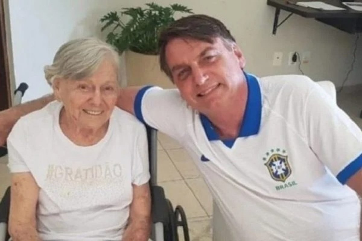 Mãe de Bolsonaro morre aos 94 anos no interior de SP