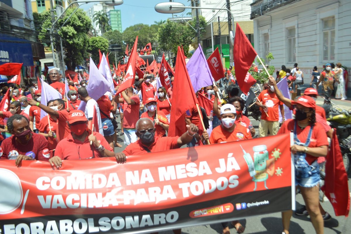 Servidores federais realizam mobilização por reajuste salarial e contra a Reforma Administrativa nesta segunda-feira (24)