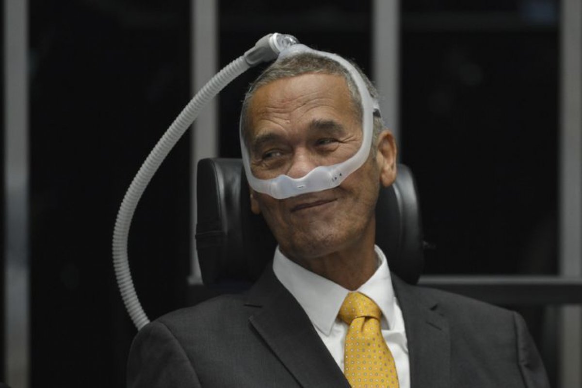 General Villas Bôas recebe alta após 10 dias hospitalizado