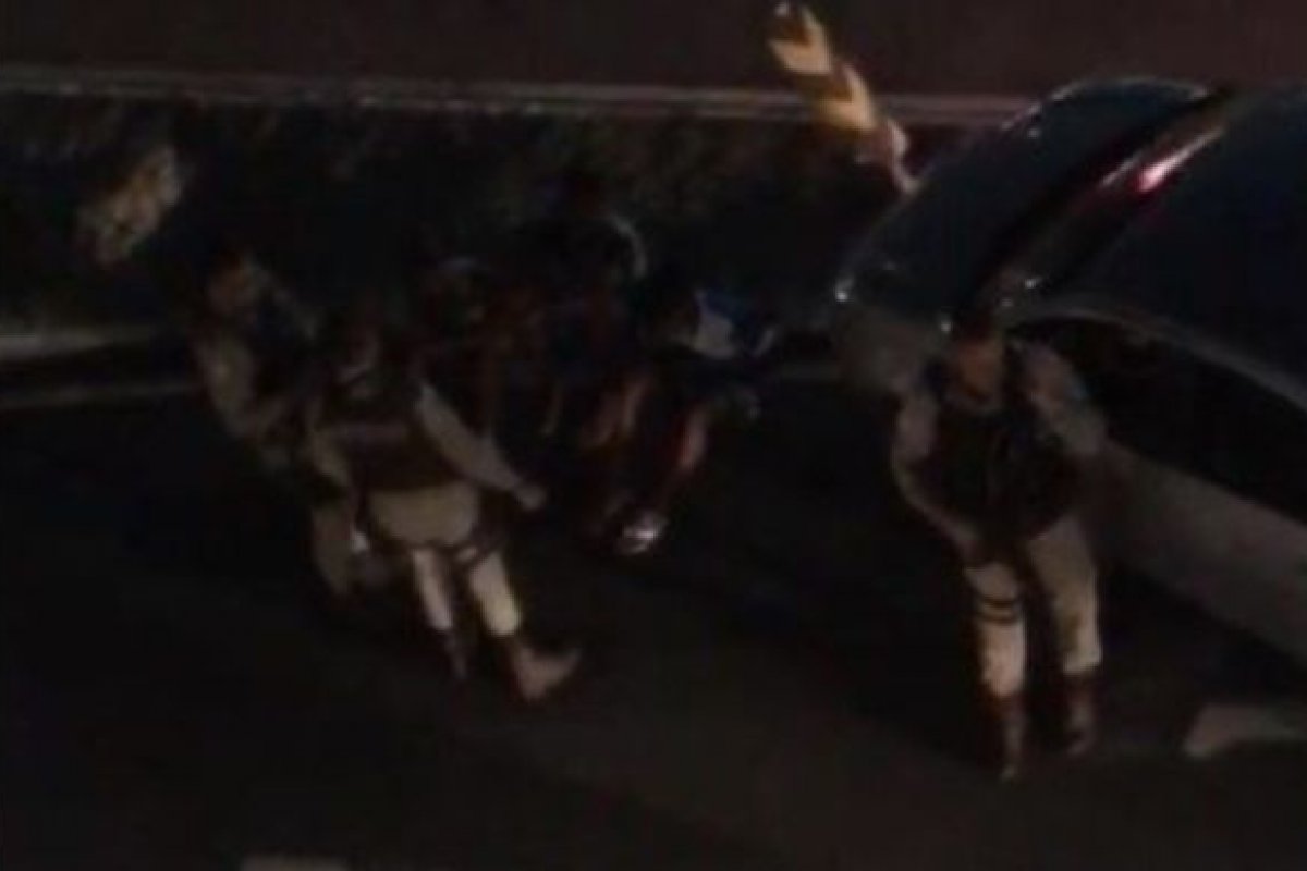 Salvador: PM troca tiros com suspeitos e prende trio acusado de roubo na AV. ACM