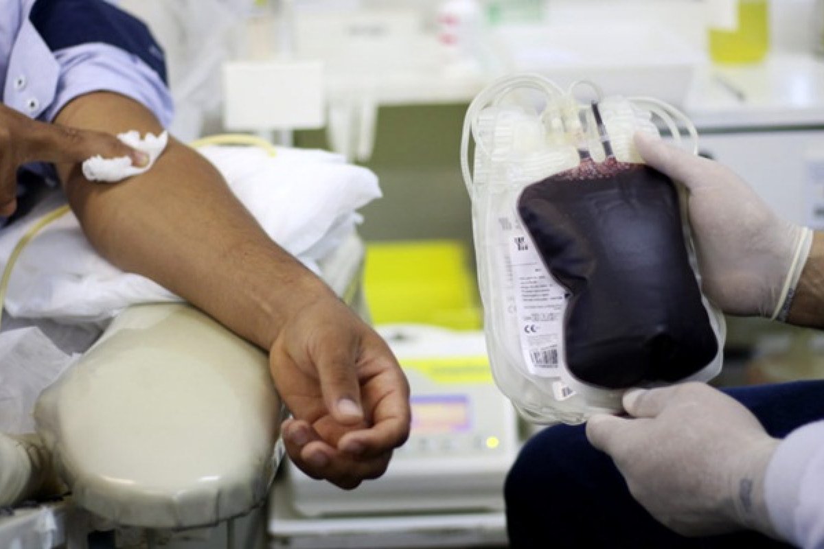 Avanço da ômicron afeta transplante de órgãos e estoques dos bancos de sangue