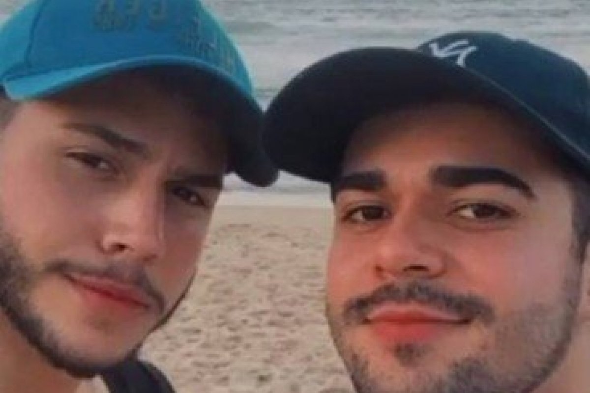 Filho de Popó, Juan Freitas celebra seis meses com o namorado