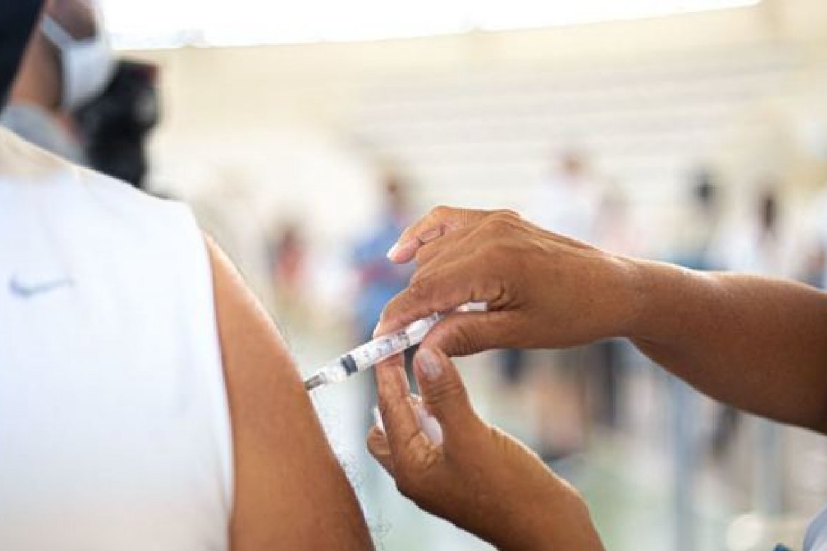 Covid: 69,3% da população está totalmente vacinada