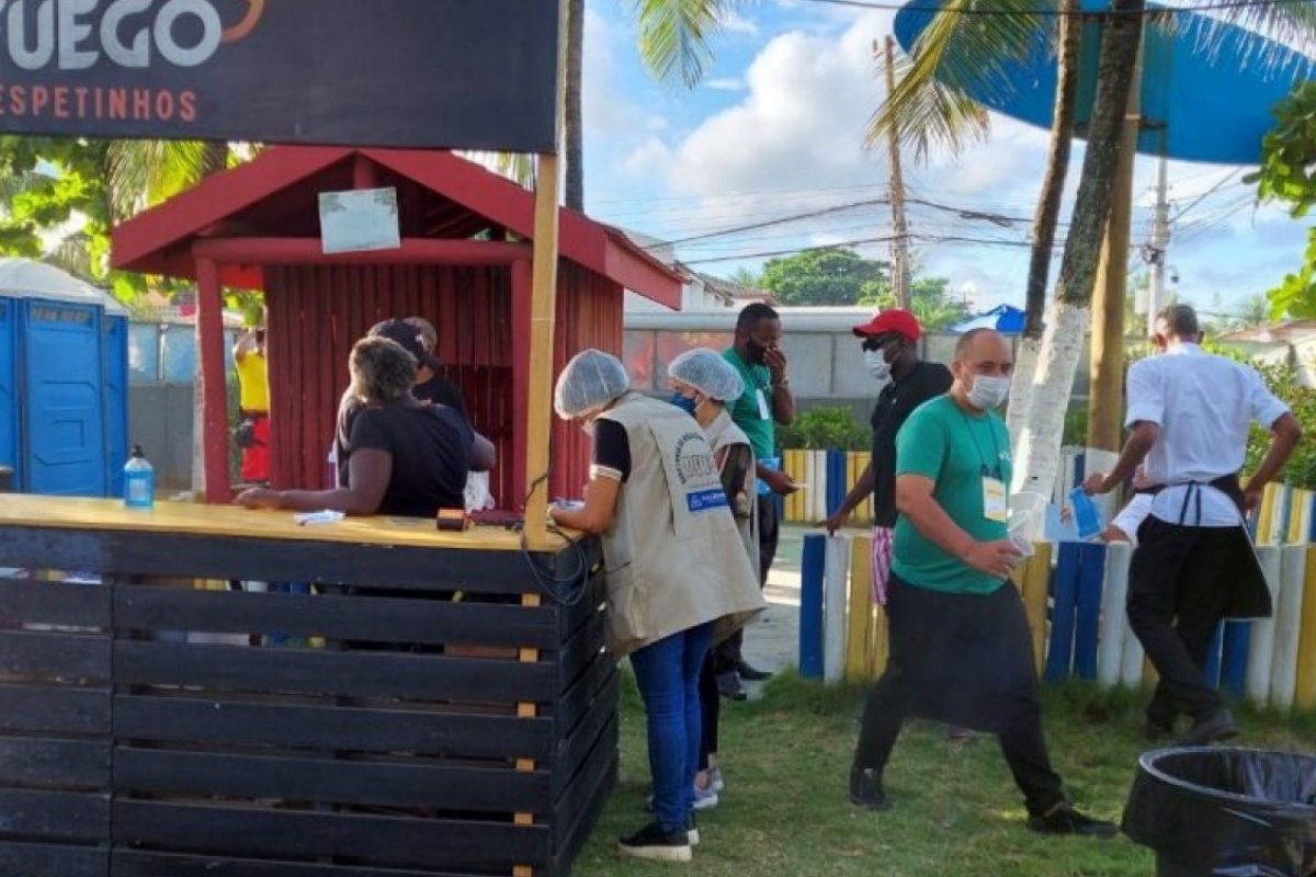 Restaurantes são notificados após fiscalização pela Vigilância Sanitária em Salvador