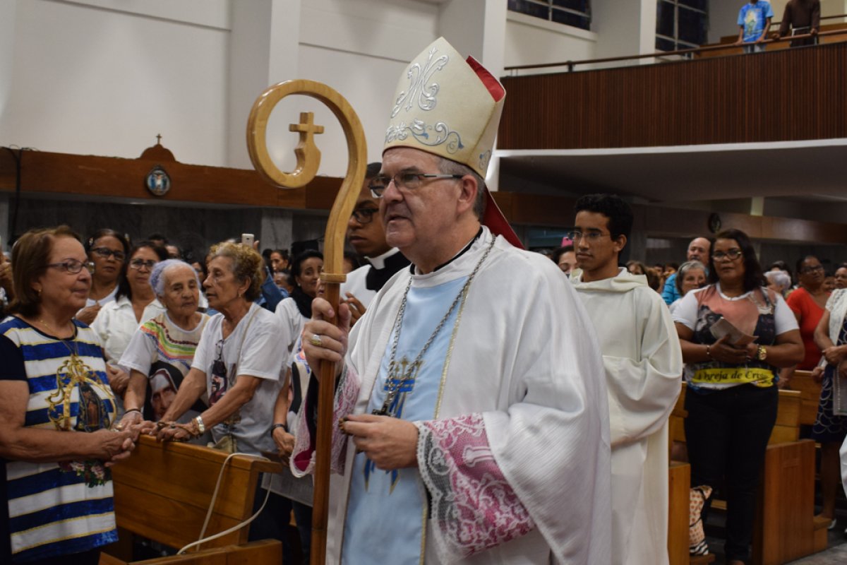 Vigília dá início à Semana da Gratidão pela canonização de Irmã Dulce
