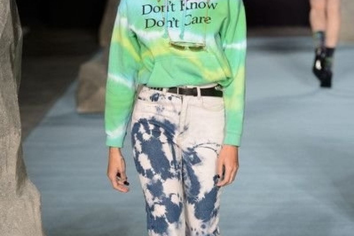 Referência hippie: O tie dye sai do verão e invade o inverno!