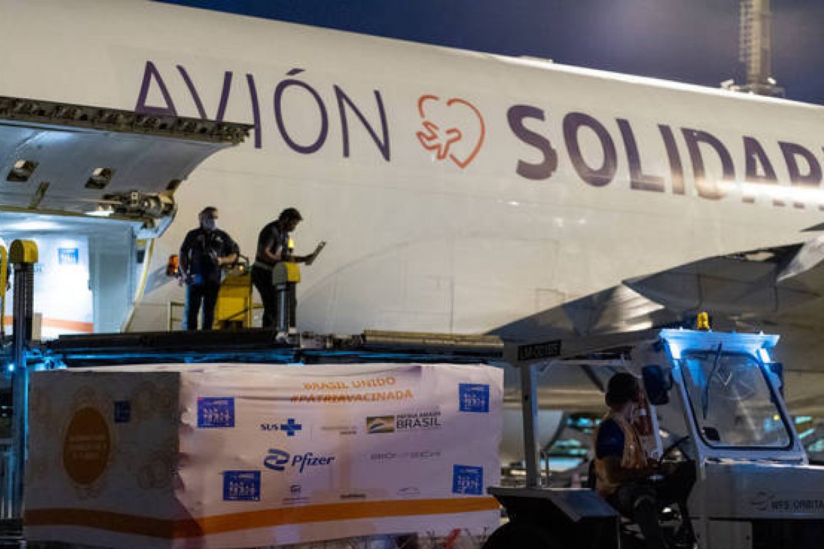 Covid-19: Brasil recebe mais 1,8 milhão de vacinas para crianças