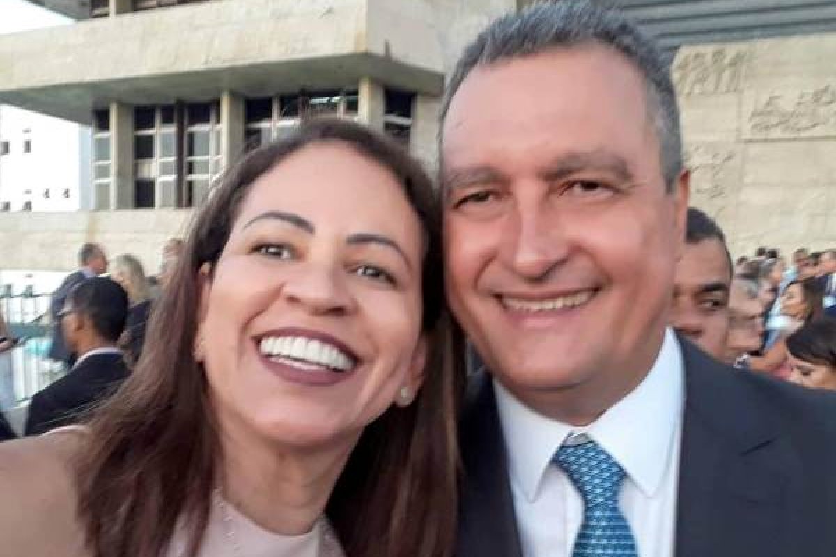 Políticos baianos prestam homenagens a ex-deputada Kelly Magalhães